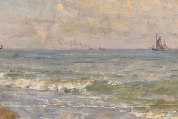 Impressionistisches Meeresgemälde mit sanften Wellen und Segelbooten am Horizont, in hellen Pastelltönen und lebendiger Pinselführung, vermittelt eine ruhige Küstenstimmung. Von Viggo Janhansen bei Galerie RIECK.