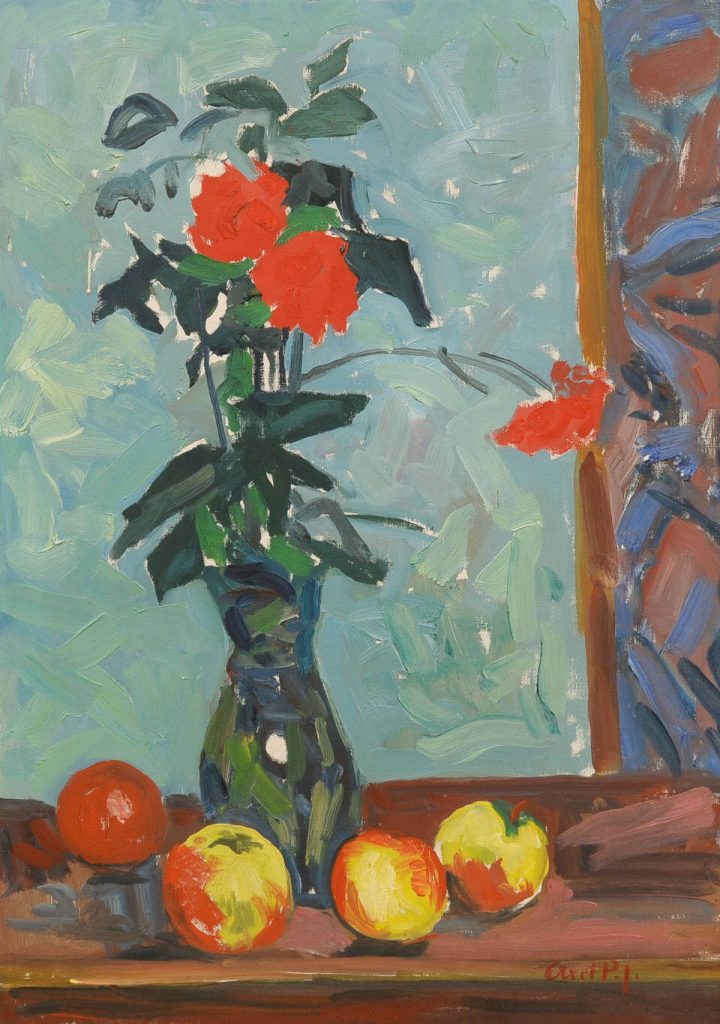 Galerie_RIECK_Axel_P_Jensen_Blumenstillleben_mit_Äpfeln Gemälde „Blumenstillleben mit Äpfeln“ von Axel P. Jensen mit roten Blüten in einer Vase und vier Äpfeln vor blaugrünem Hintergrund.