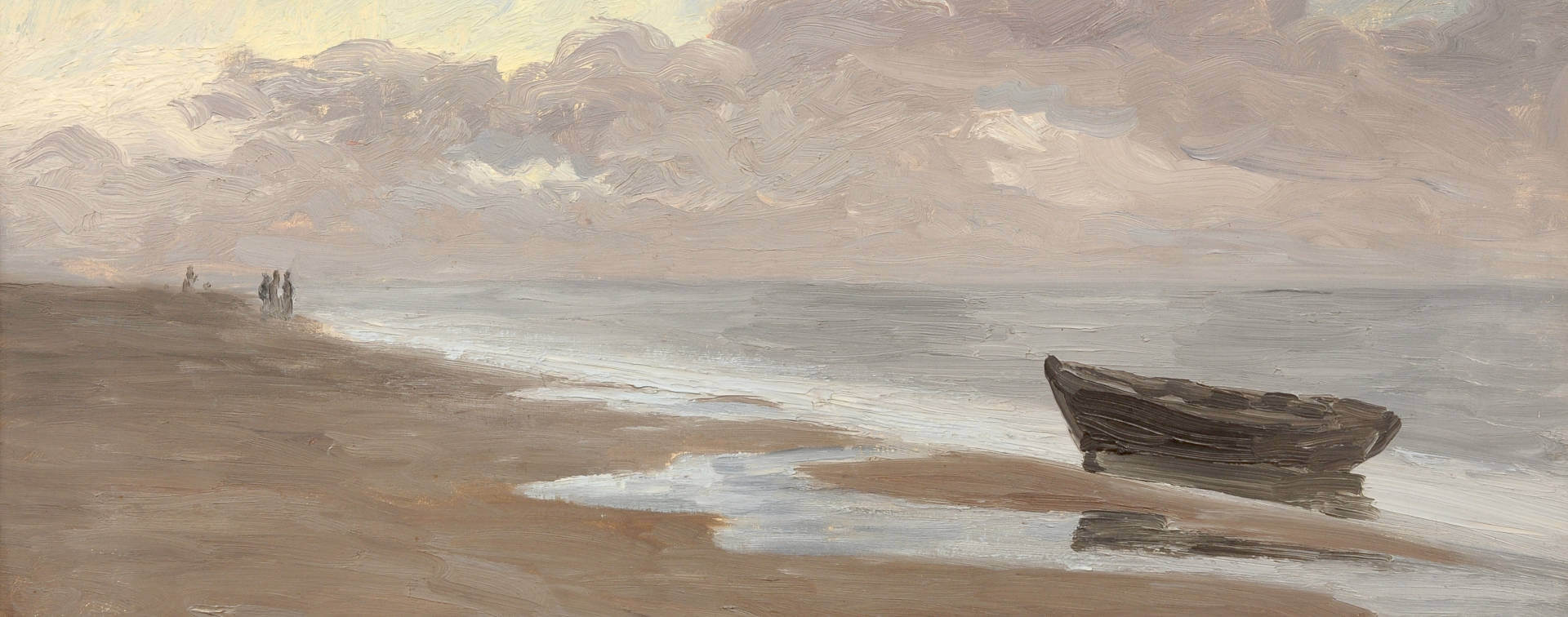 Stimmungsvolle Küstenlandschaft von Carl Locher mit einem Fischerboot am Strand, ruhigem Meer und wolkenverhangenem Himmel, ausgestellt in der StudioGalerie Hamburg Othmarschen von der Galerie Rieck.